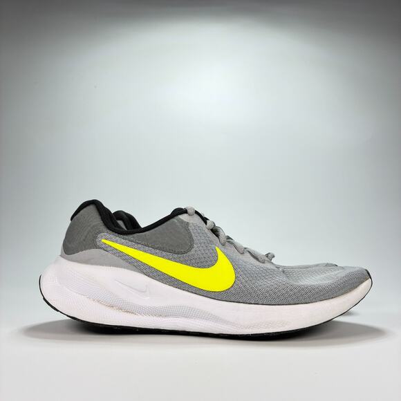 Nike Revolution 7 Gray Yellow Running Shoes Sneakers FB2207-002 Mens Size 8 - Picture 1 of 10